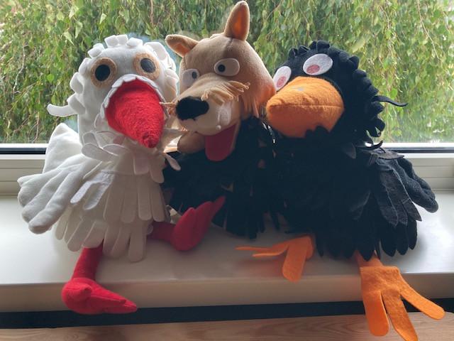 Handpoppen o.a. figuren Fabeltjeskrant en Muppet-show