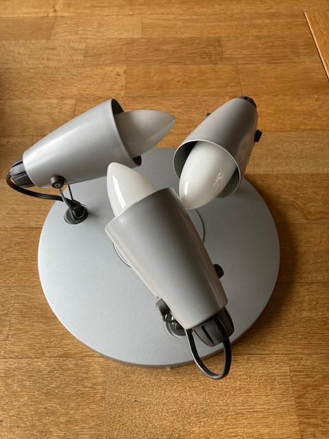Plafondlamp met 3 spots en lichtbalk