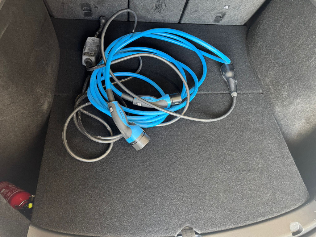 Tesla Model Y rwd 58 kwh