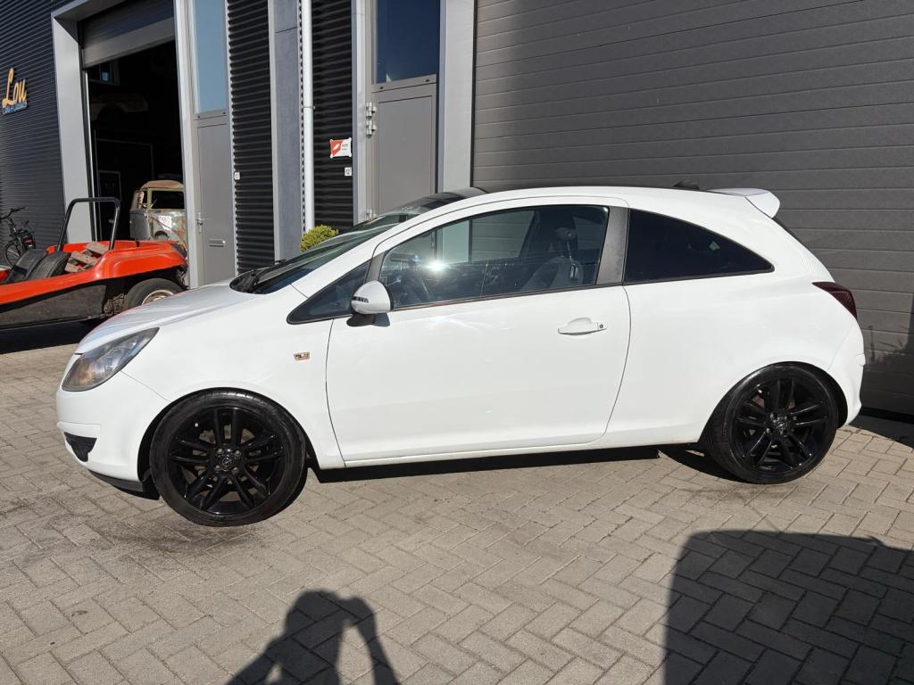 Opel Corsa 1.4-16v color edition/prachtige auto/lichtmetaal/multimedia/nap/