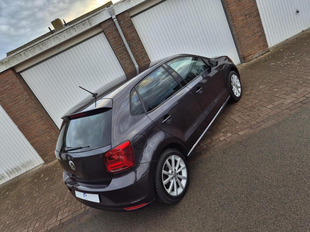 Volkswagen Polo 1.2 tsi lounge / 5- deurs / cruisecontrol / stoelverwarming