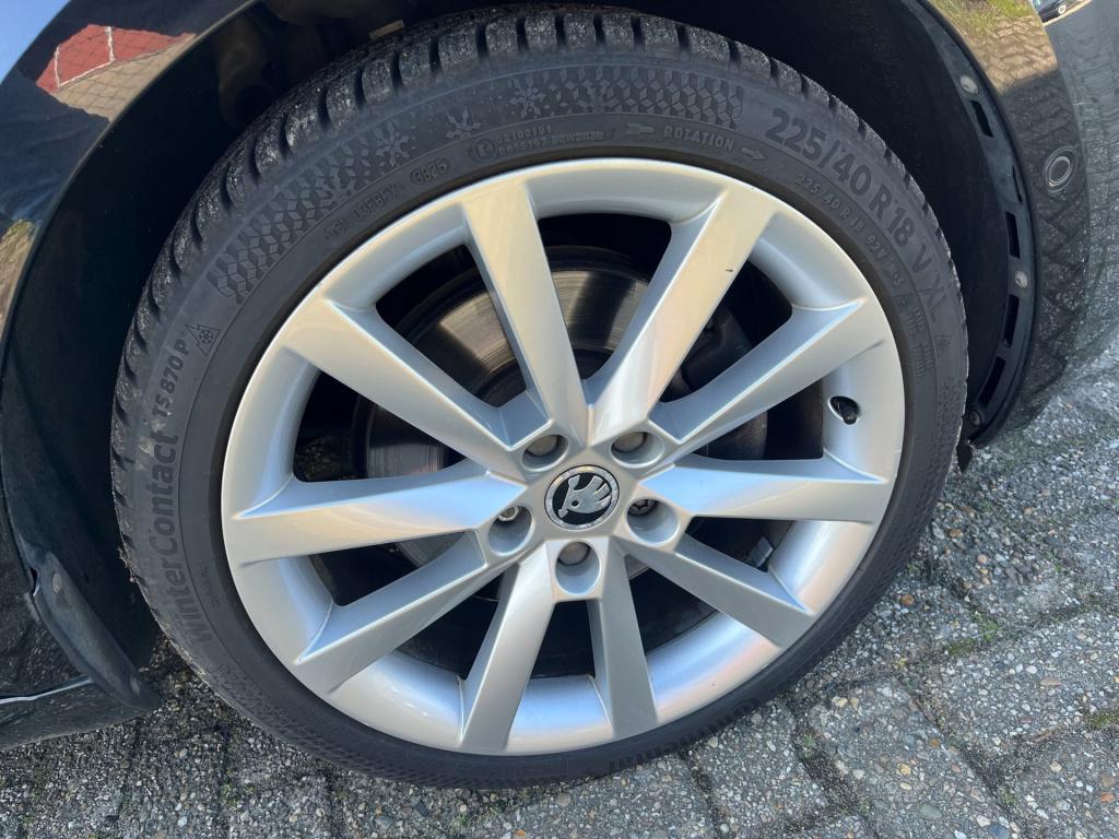 Skoda Octavia combi 1.8 tsi greentech style business | btw | orig. nl | car