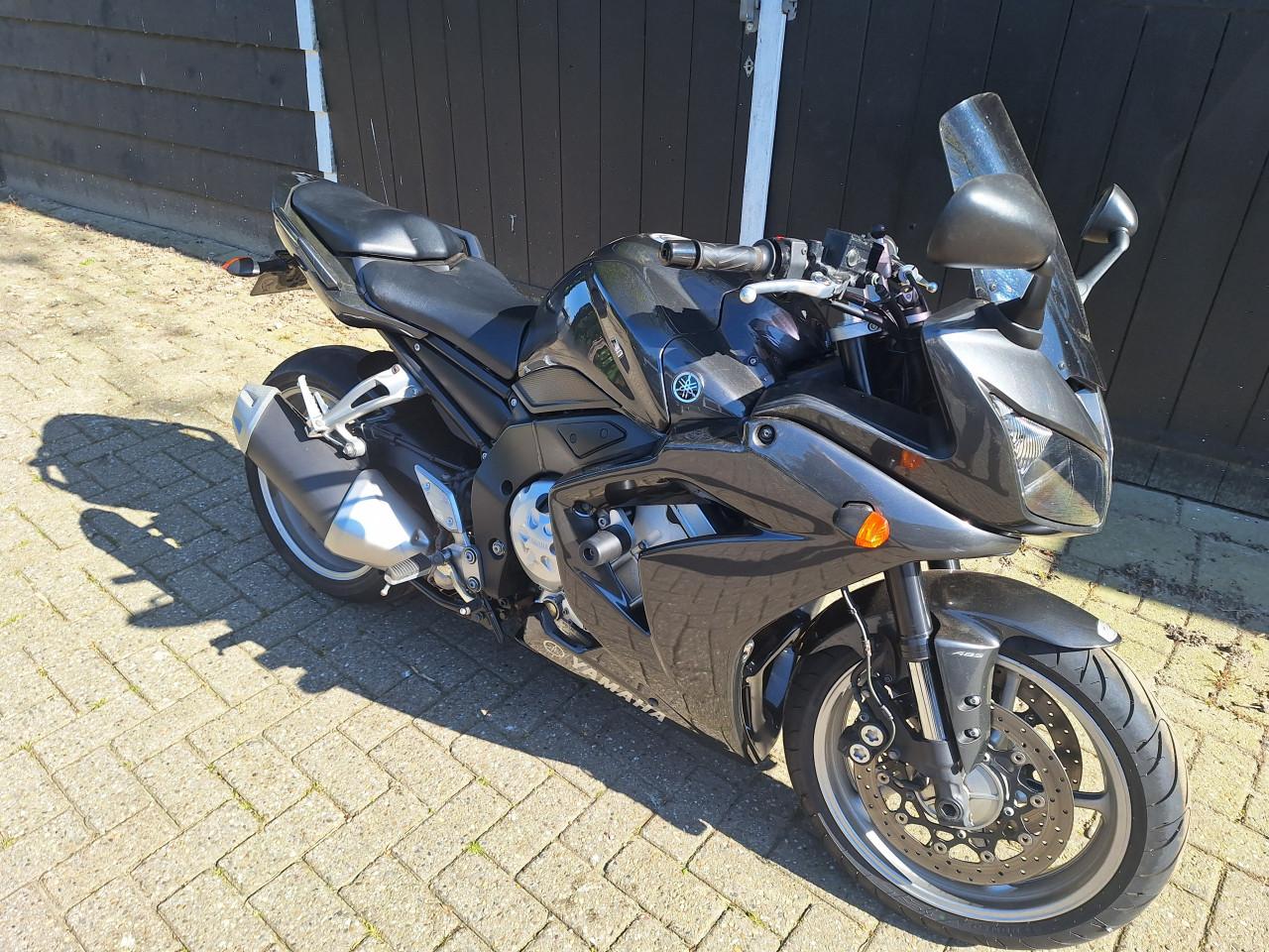 Yamaha FZ 1