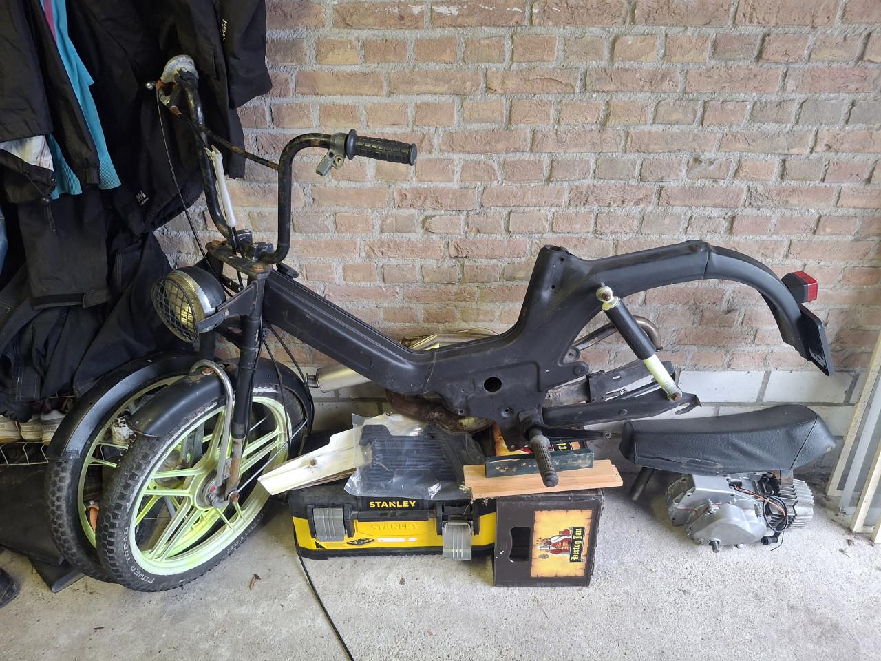 Puch maxi geel kenteken