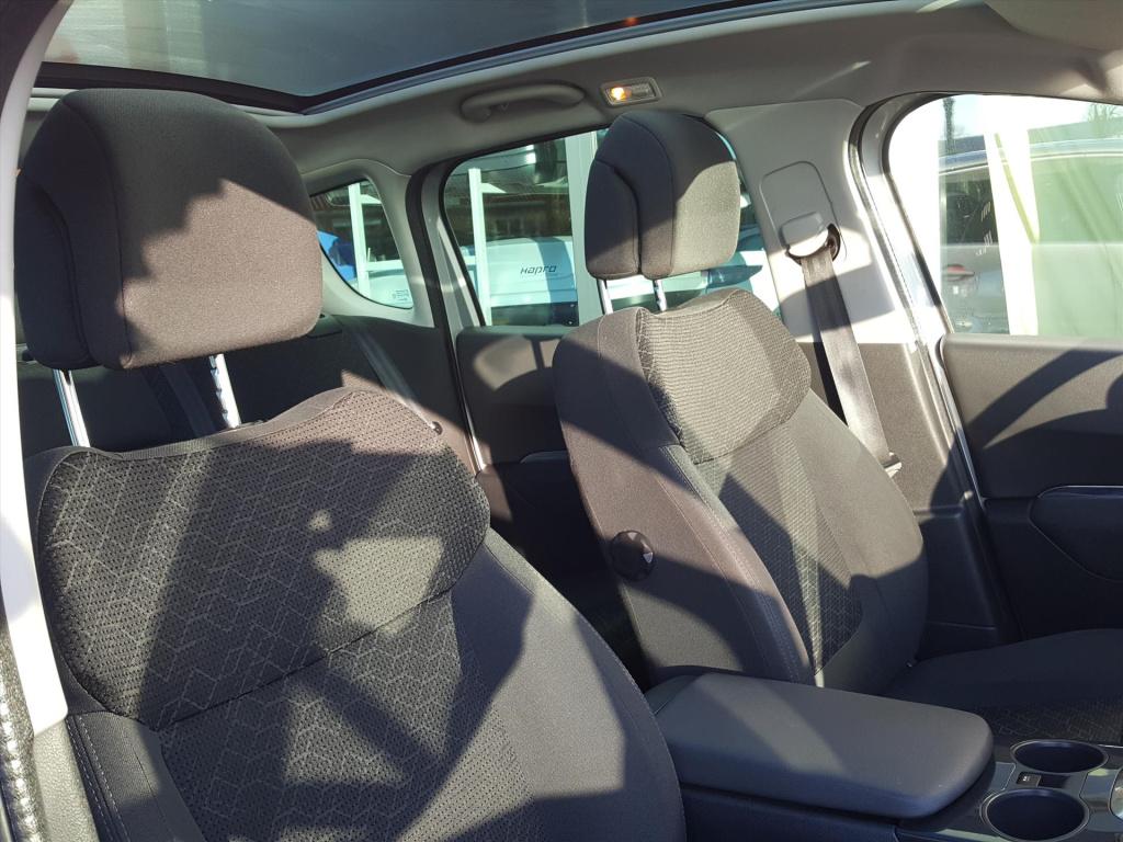 Peugeot 3008 style 1.2pt-130pk trekhaak | navigatie | cruise & climate cont