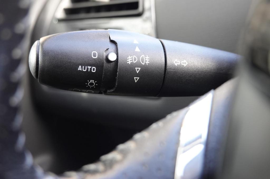 Citroen C4 2.0-16v exclusive 136-pk