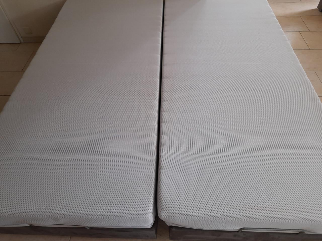 2 Persoons boxspring 2 x 90 x 200 (in goede nette staat)