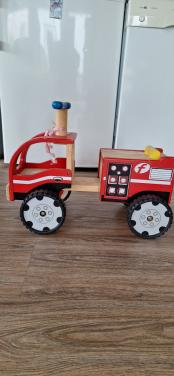 Houten speelauto