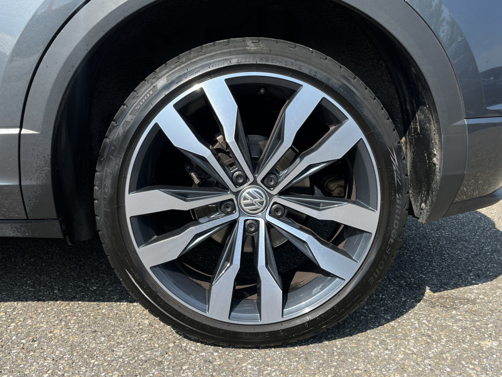 Volkswagen T-roc 1.5 tsi r-line dsg aut | pano | 19'' lmv
