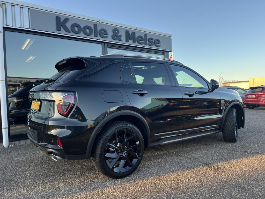 Lynk & Co 01 1.5 261pk phev , black edition ,360gr camera , pano dak , adap