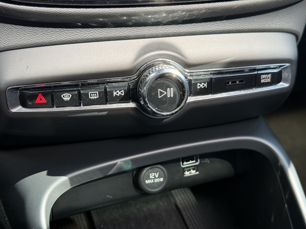 Volvo XC40 t5 262pk recharge ultimate bright| panodak| adap.cruise| trekhaa