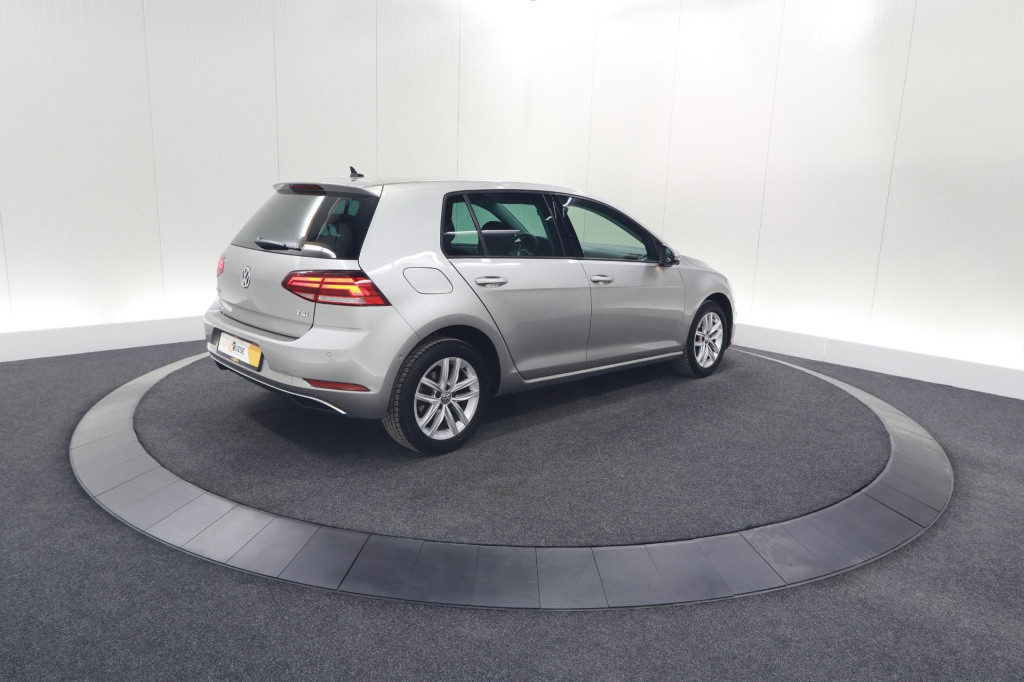 Volkswagen Golf 1.0 tsi 110pk highline | adaptieve cruise control | apple c