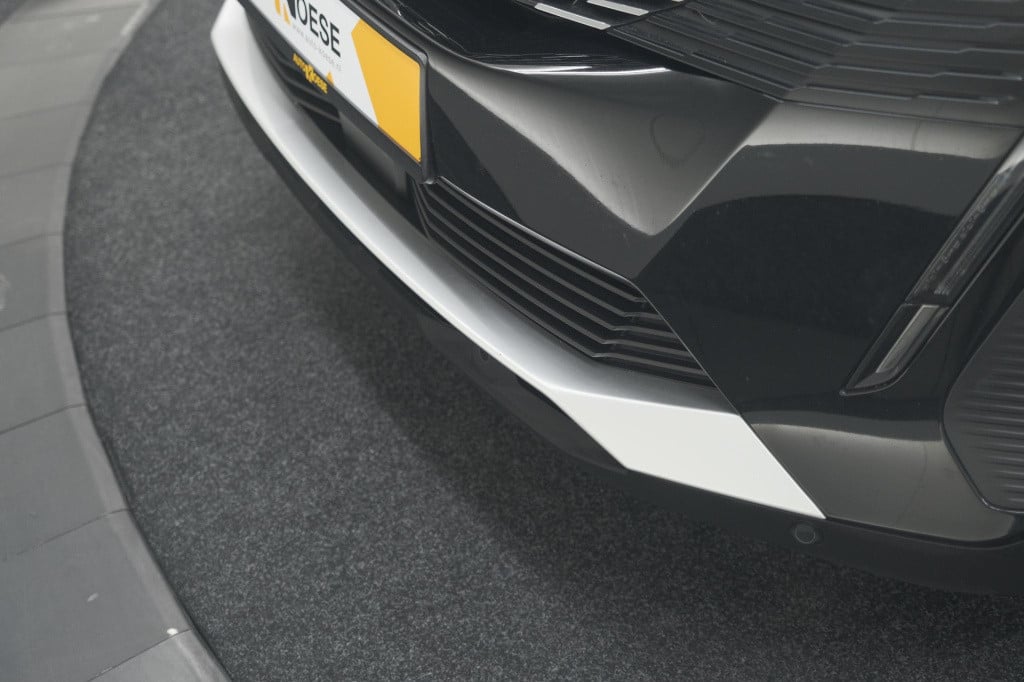 Peugeot 5008 puretech 130 eat8 active pack | 7 zitplaatsen | camera | navig