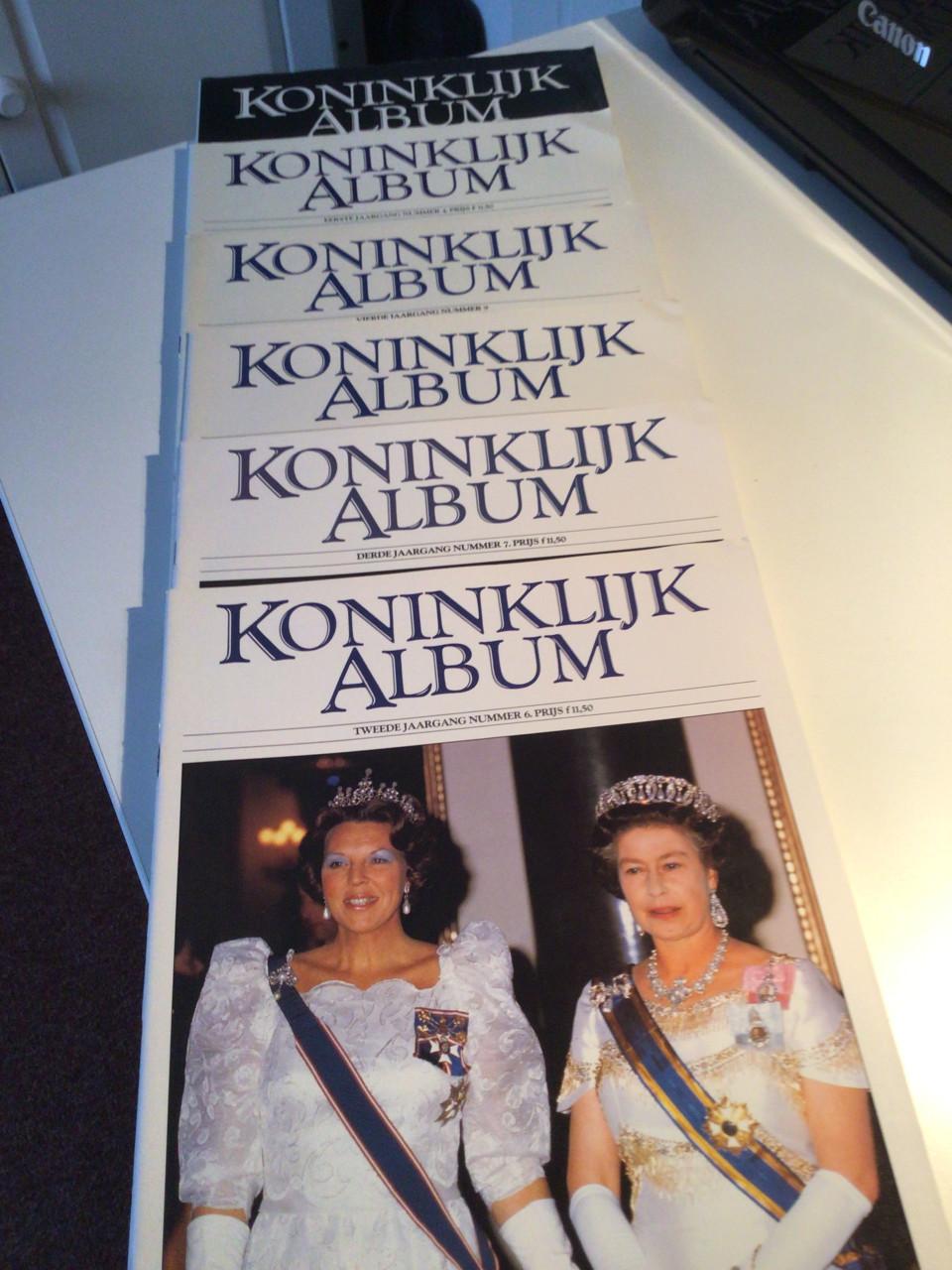 Verzamel Albums Koninklijk Huis