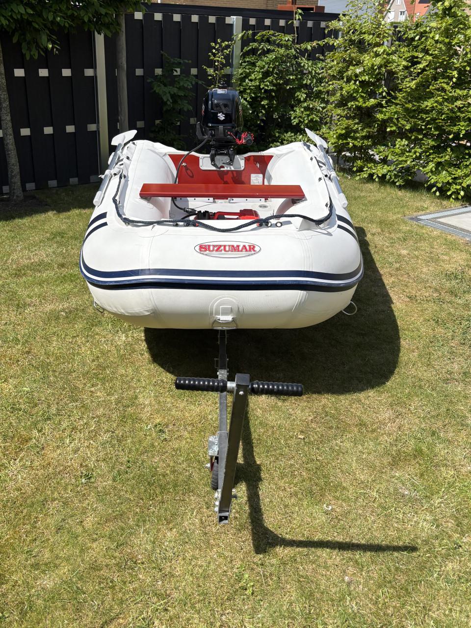 Rubberboot Suzumar 265 met Suzuki 6pk buitenboordmotor