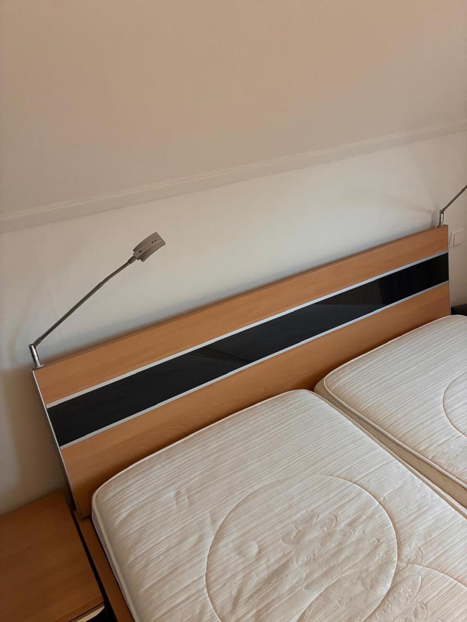 Bed 160x220 met 2 lattenbodems
