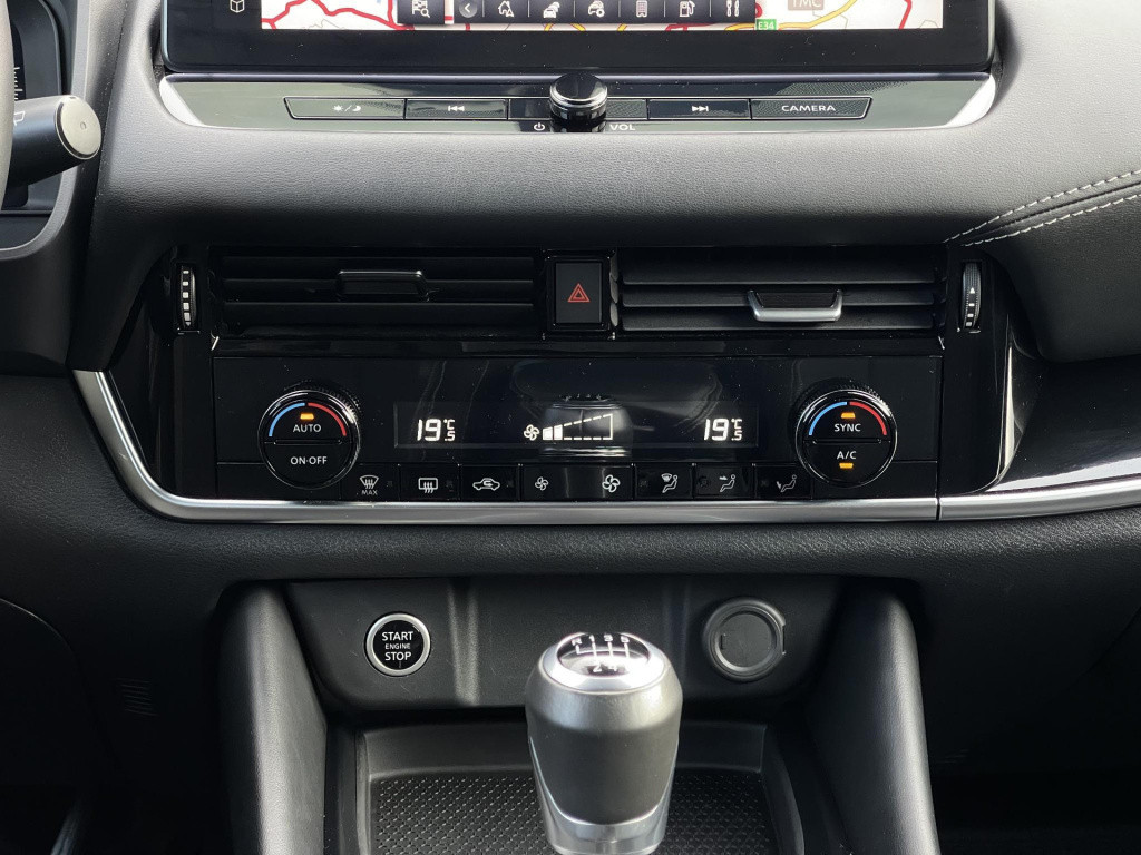 Nissan Qashqai 1.3 mhev n-connecta design pack | panoramadak | navigatie | 