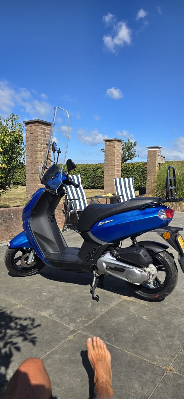 Supermooie Peugeot Kisbee full option 85km en 45km/h