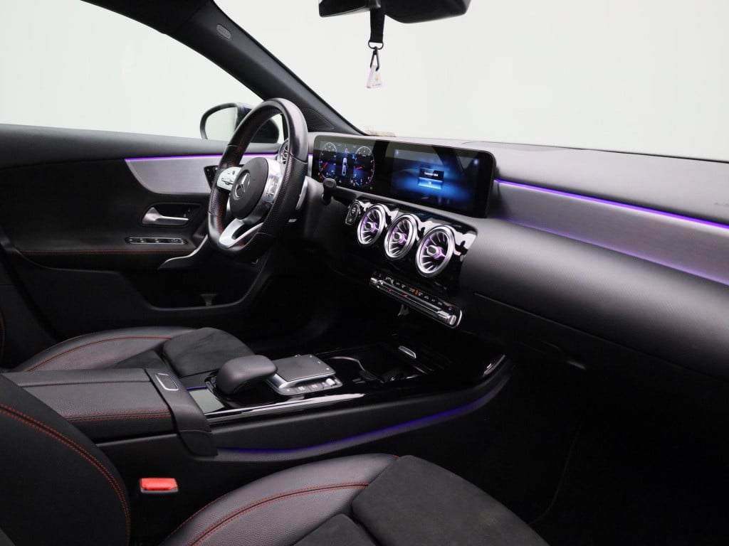 Mercedes-Benz A-Klasse 180 business solution amg | automaat | lmv | panoram