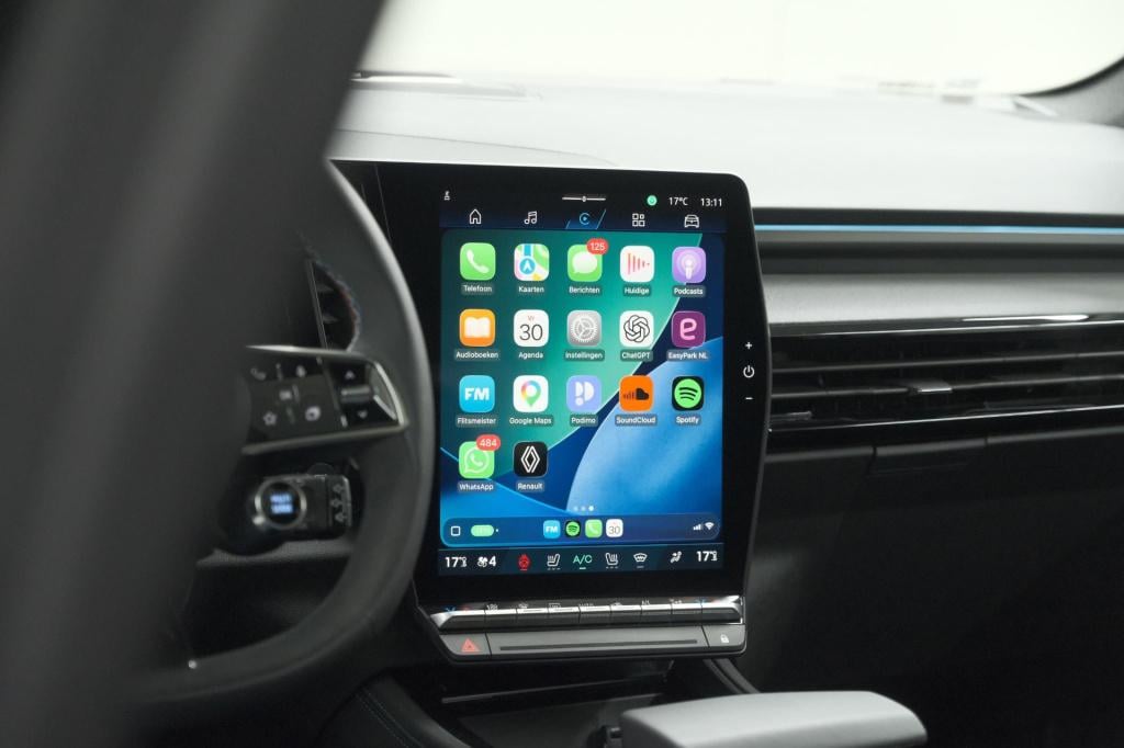 Renault Rafale 1.2 e-tech 4x4 plug-in hybrid 300 atelier alpine | panoramad