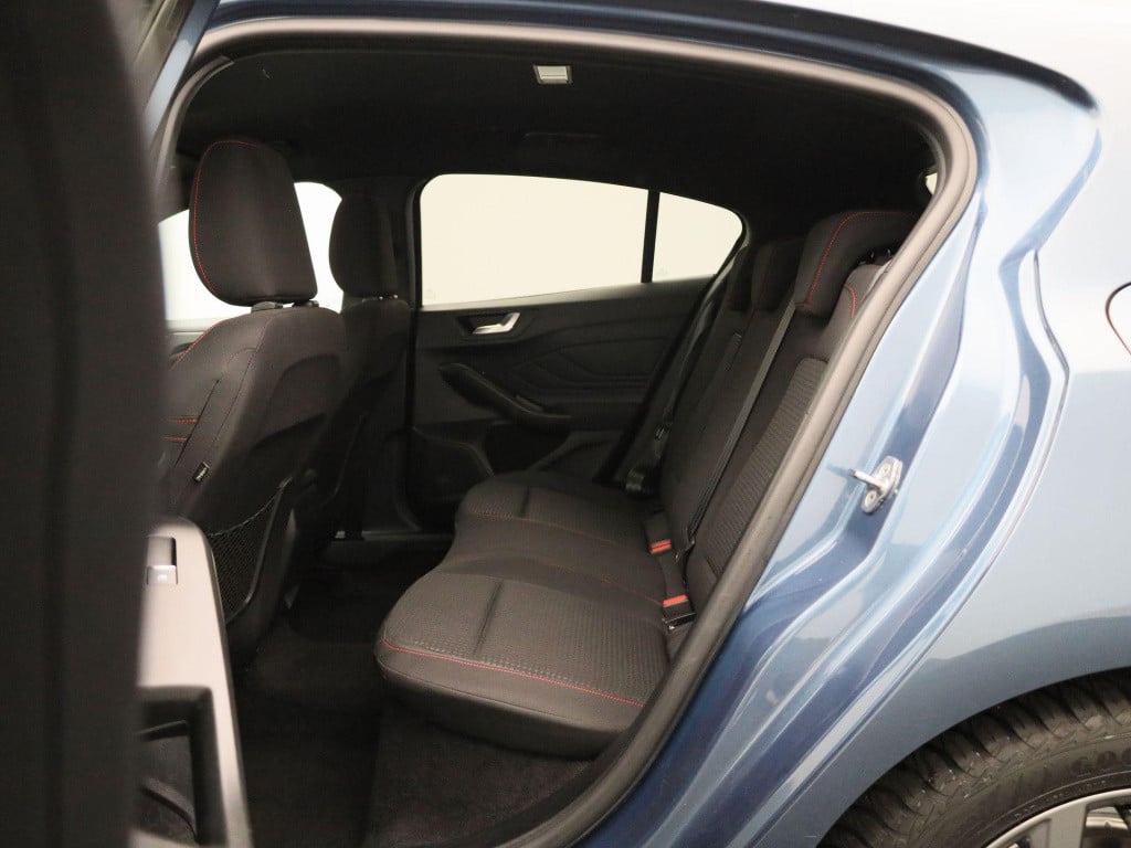 Ford Focus 1.0 ecoboost hybrid st-line