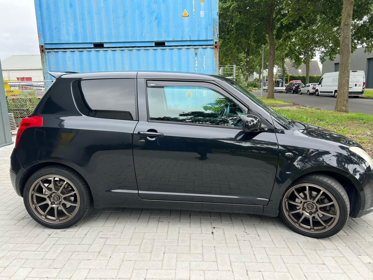 Suzuki Swift 1.6 Sport Velgen Dubbel uitlaat