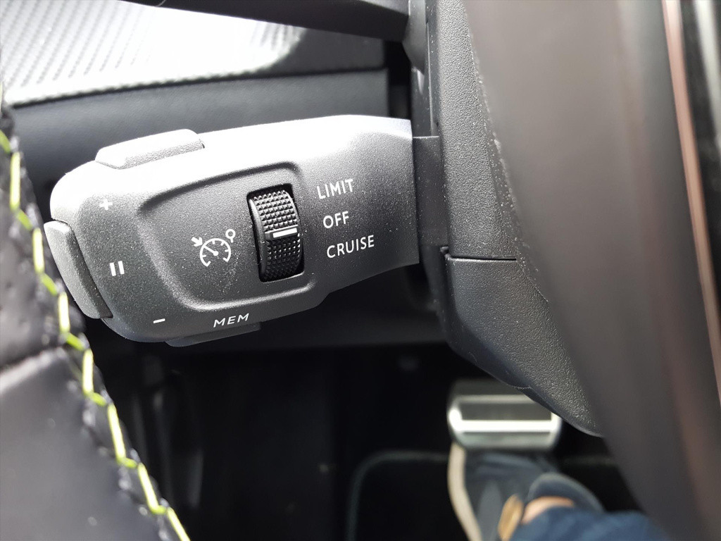 Peugeot 208 gt pack ev 50kwh 136pk/12%bytelling+btw | 3-fase navigatie | cr