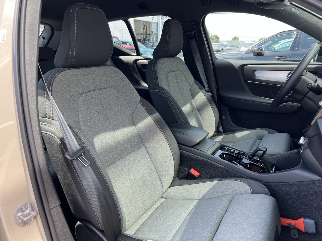 Volvo XC40 b4 197pk plus dark| adap.cruise| trekhaak|camera| googlemaps| el