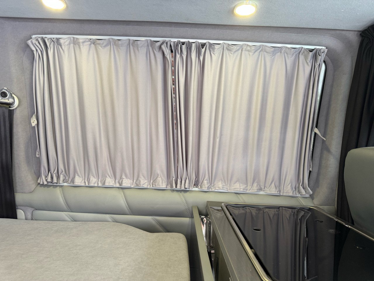 Kampeerbus Volkswagen Transporter 5.1 Navi/Clima/Cruise/Leer