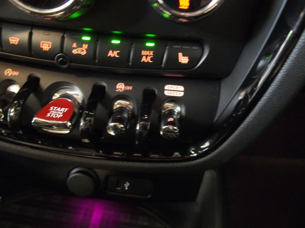 Mini Clubman mini 1.5 cooper chili, nl auto, app connect, panoramadak, h&k,