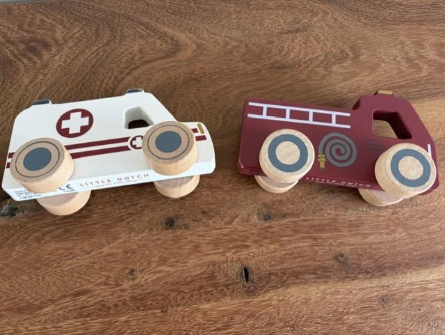 Little Dutch | houten hulpverleningsauto's