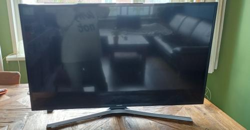 Samsung  6 serie UE40MU6120 inclusief Humax 5050C