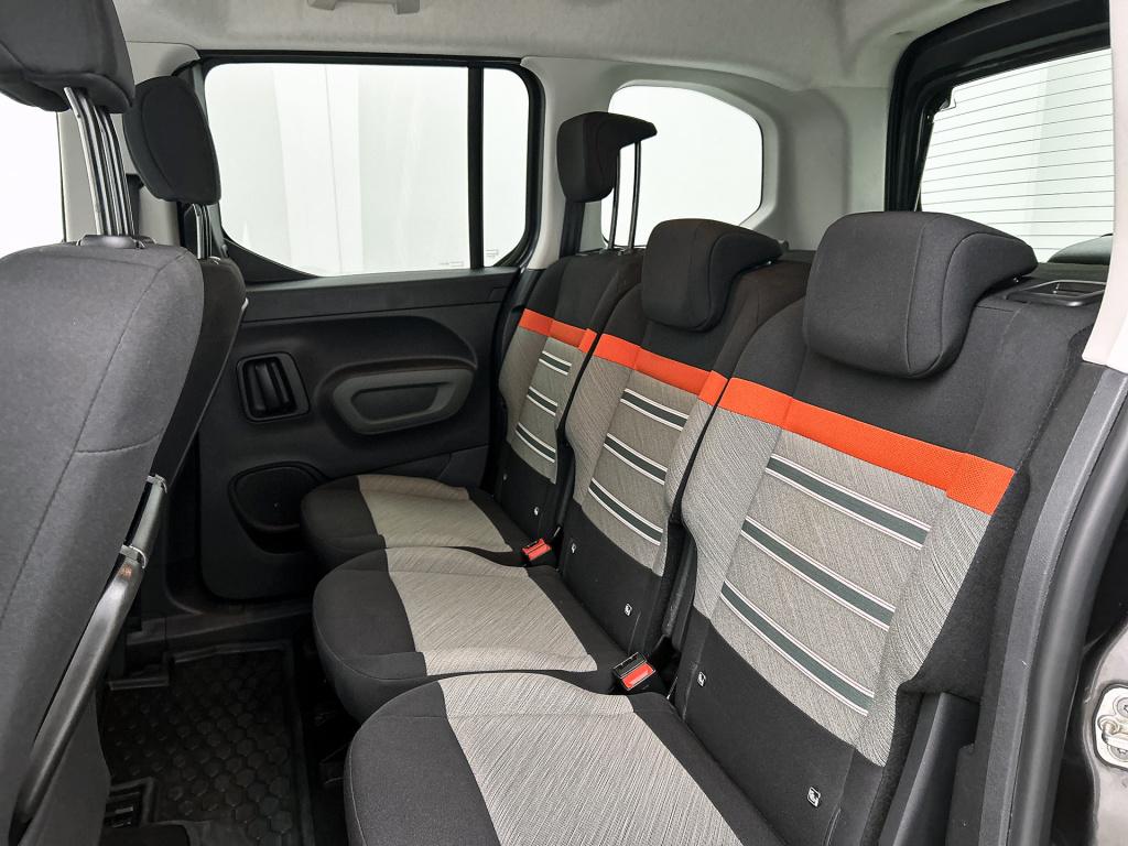 Citroen Berlingo 130 pk automaat xtr | rijklaar | adaptive cruise | trekhaa