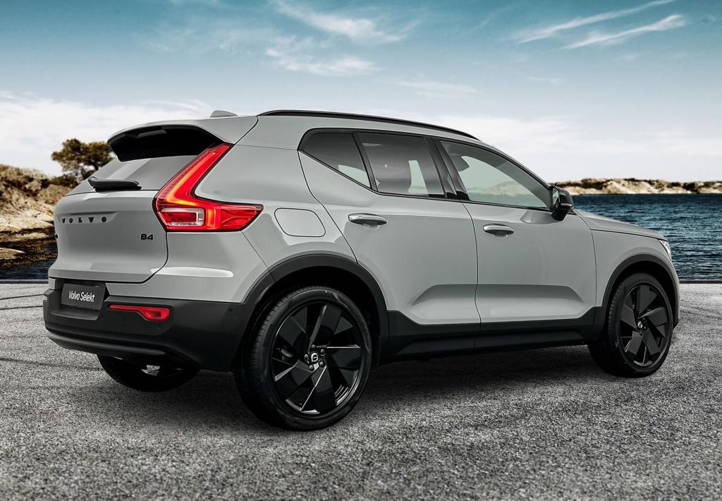 Volvo XC40 2.0 b4 plus black ed