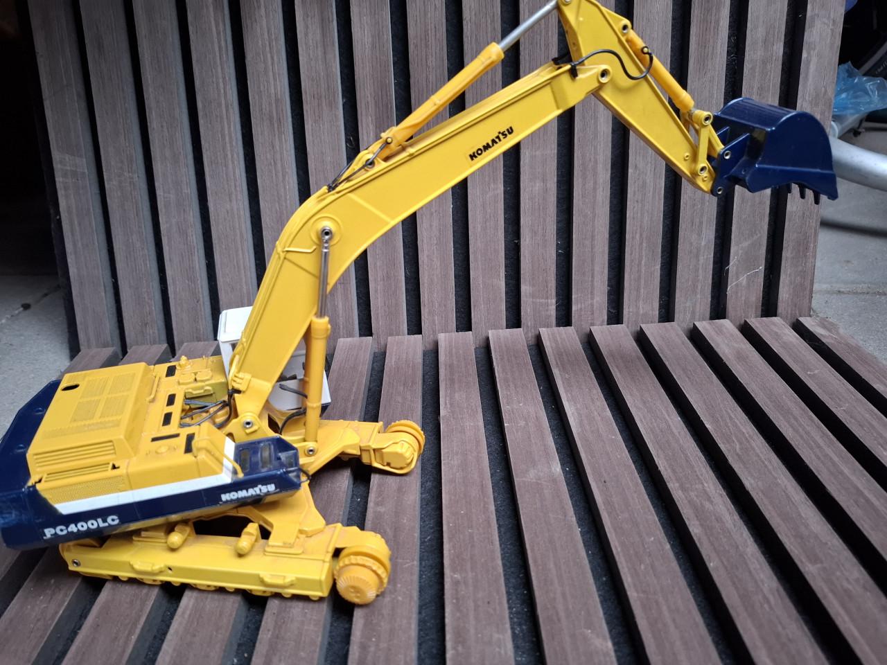 Komatsu PC400LC Graafmachine Model - Zo goed als nieuw.