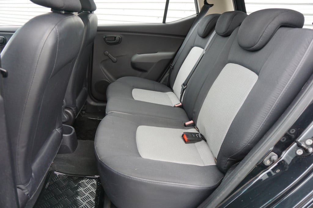 Hyundai I 10 1.1 active cool airco / elektr. ramen / nap