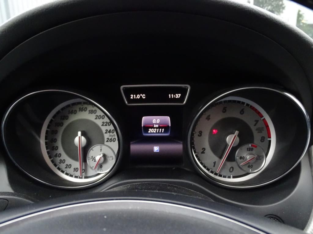 Mercedes-Benz Cla shooting brake 180 ambition | bi-xenon | pano