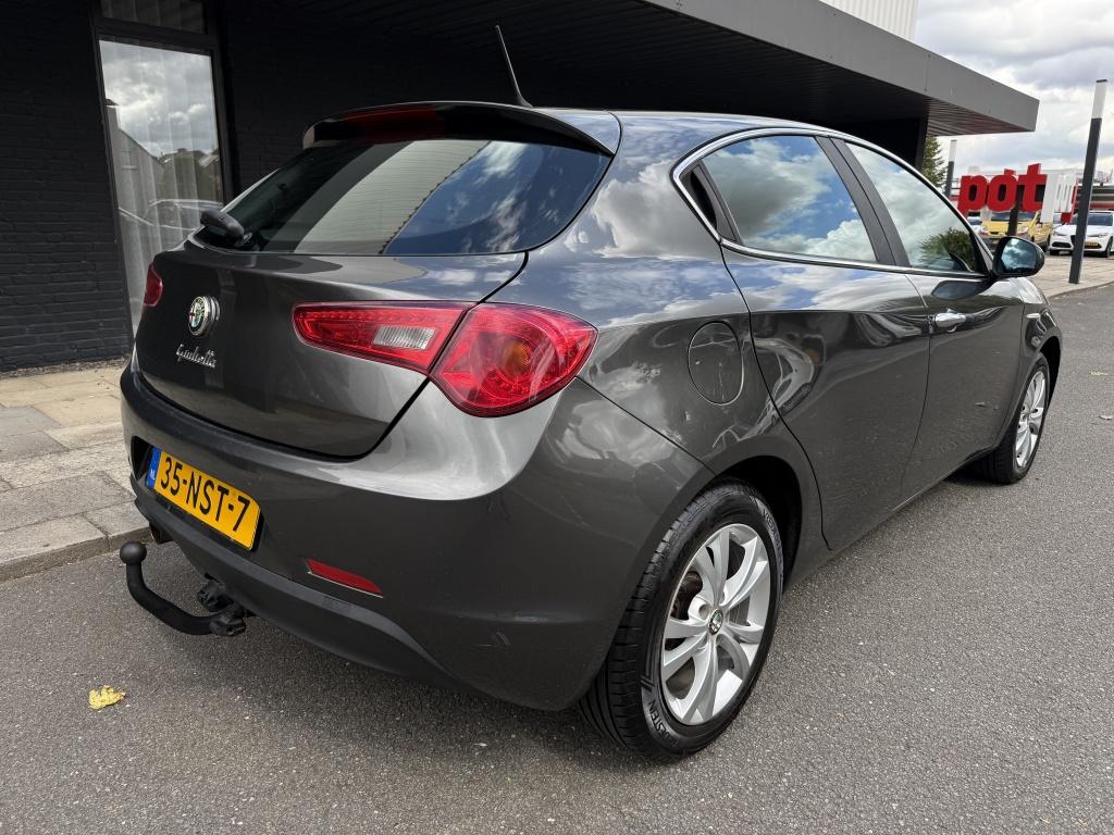 Alfa Romeo Giulietta 1.4 t distinctive - grote beurt + nieuwe distributie -