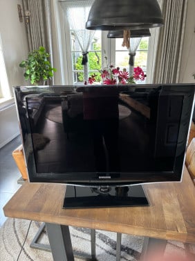 Samsung 32 inch TV LE32B650