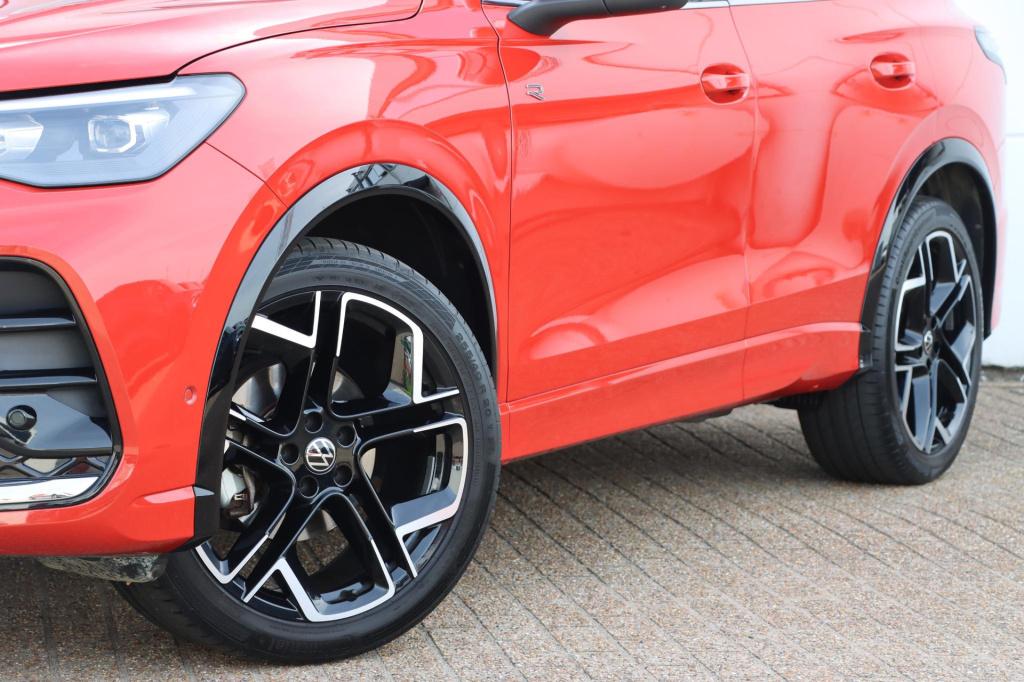 Volkswagen Tiguan 1.5 etsi r-line edition dsg7 150pk black style