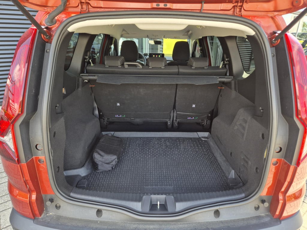 Dacia Jogger tce 110 extreme 5p. all season banden, camera, climate, apple/