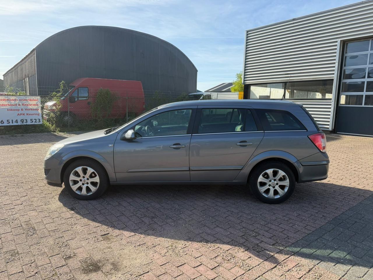 Opel astra station automaat bj 2008  1500 euro