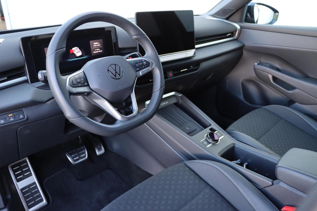 Volkswagen T-roc 1.5 etsi r-line first edition 150pk dsg7