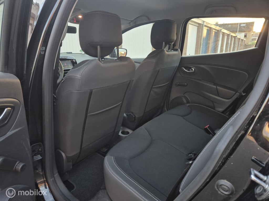 Renault Clio 0.9 tce zen / 1e eigenaar / dealeronderhouden / trekhaak / air