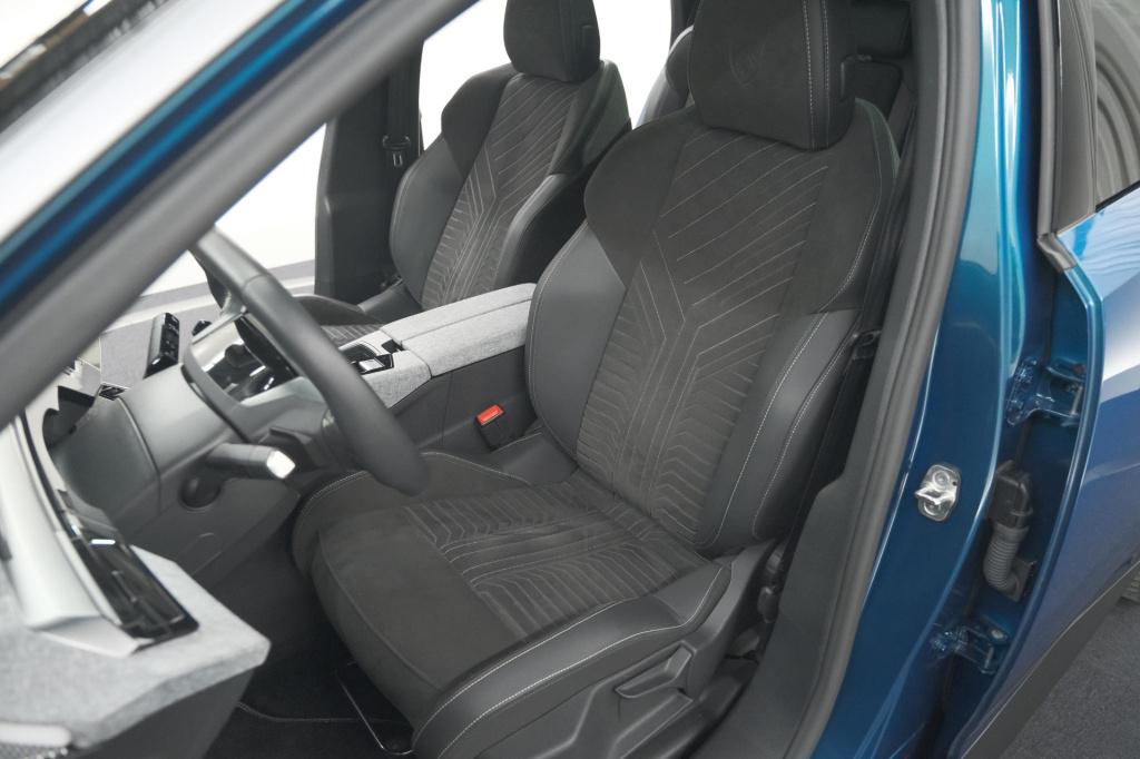 Peugeot 5008 1.2 hybrid 136 gt 7p | 360 camera | panoramadak | elektrische 