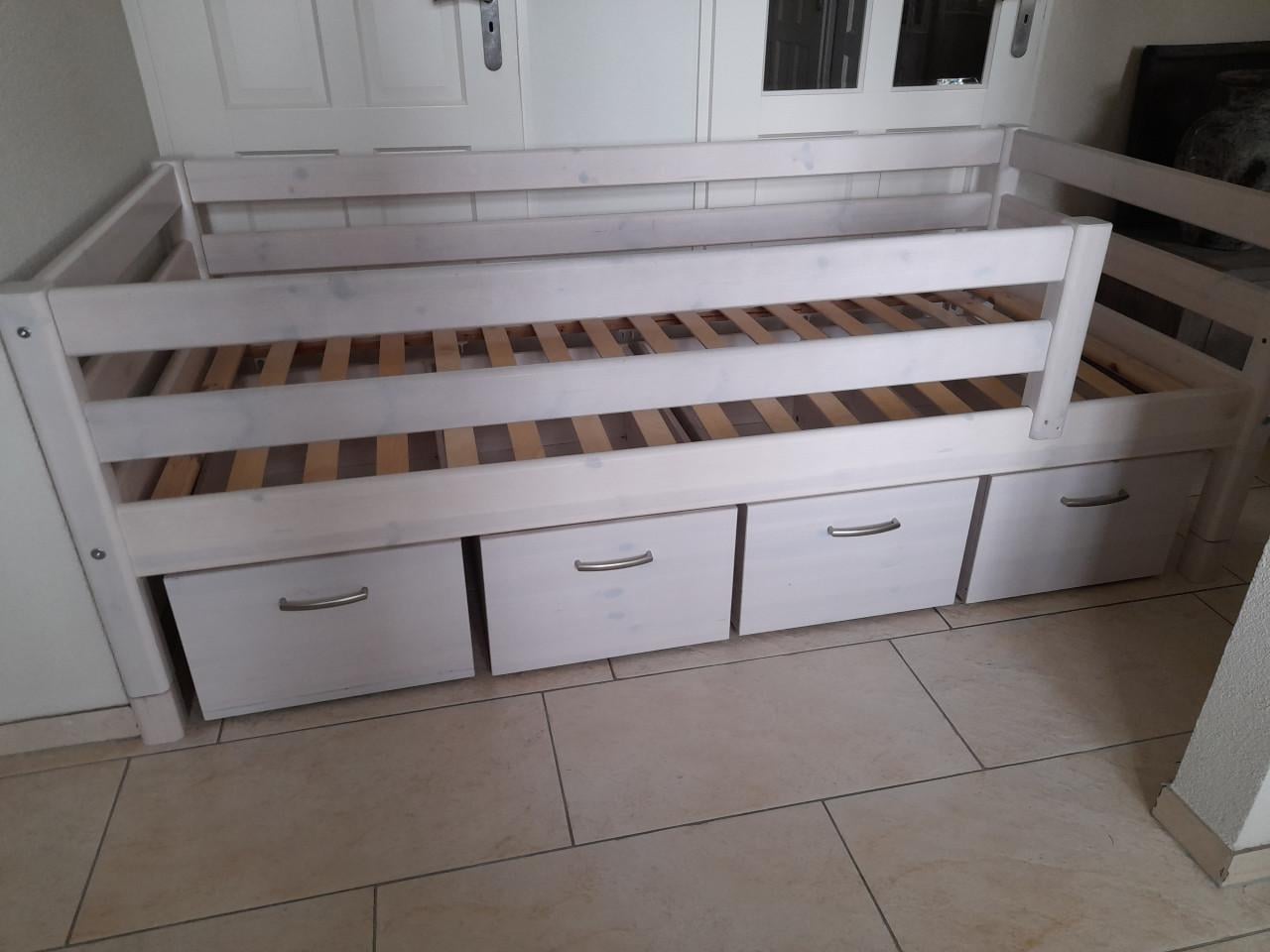 Flexa bed met laden 90 x 200 ( in goede nette staat )