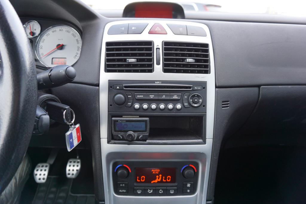 Peugeot 307 cc 2.0-16v climate / cruise controle / leder / nap