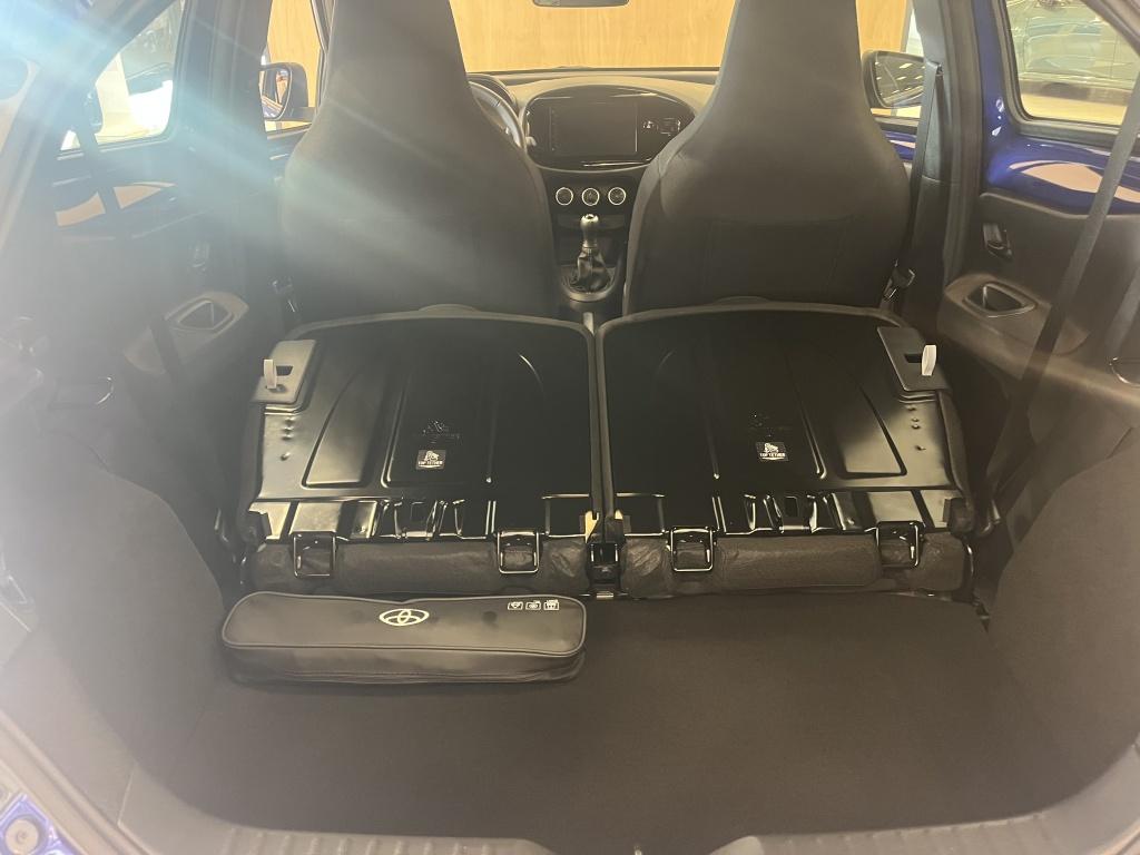 Toyota Aygo X 1.0 vvt-i mt play