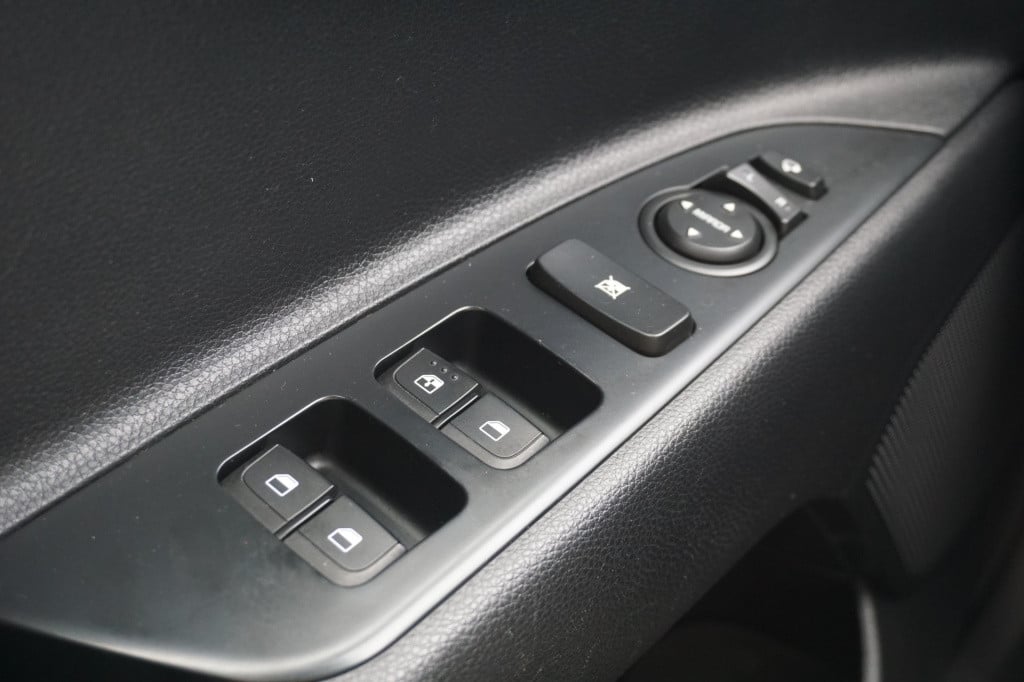 Kia Stonic 1.4 mpi automaat -  climate / navi / cruise / parkeers. / camera