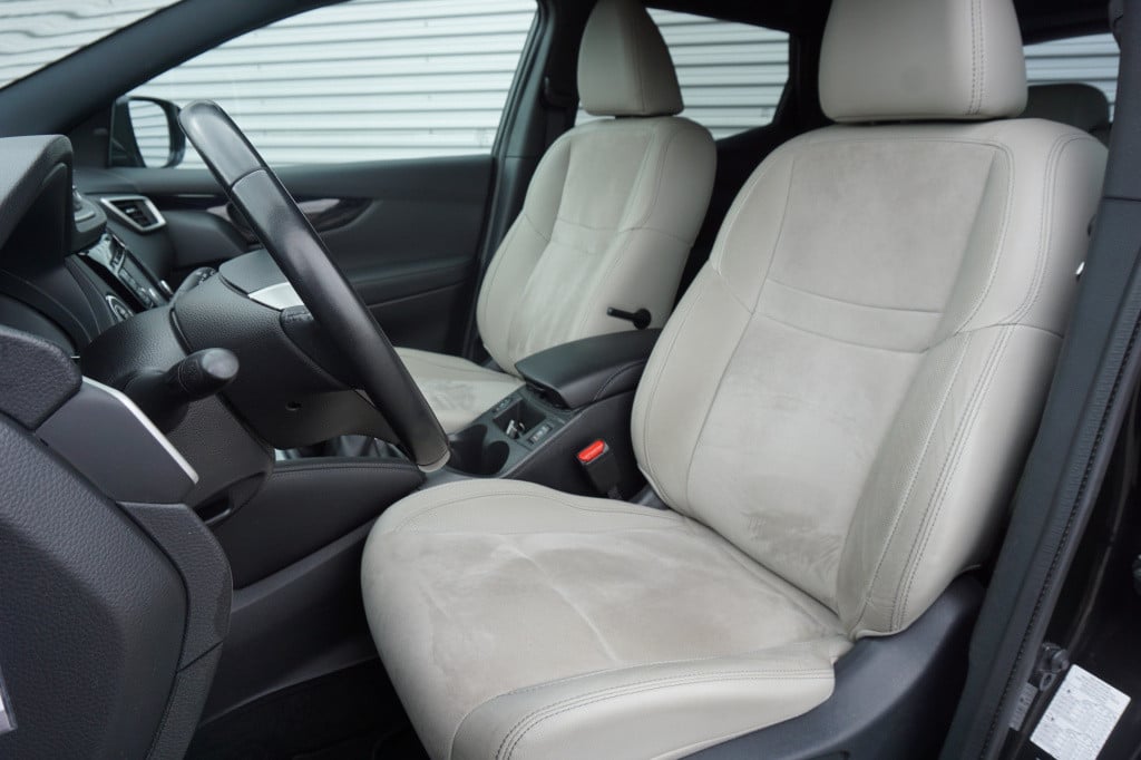 Nissan Qashqai 1.2 tekna climate / navi / camera / pano. / cruise / trekhaa